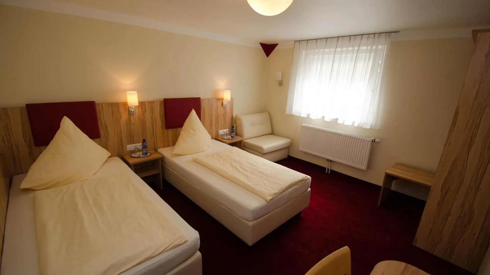 Hotel König Humbert Erlangen 2*,